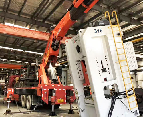 淄博周村附近随车吊出租，轻松解决运输难题