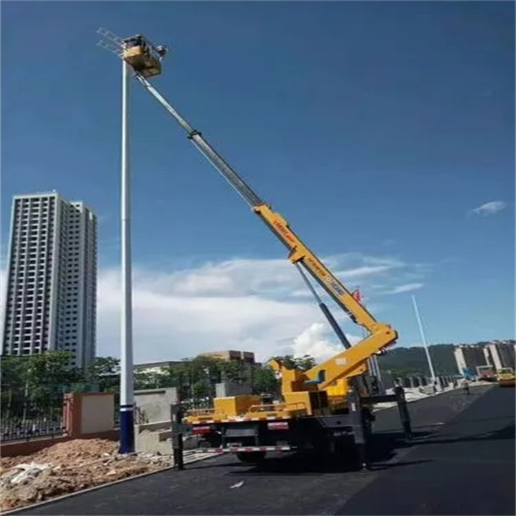 淄博周村维修路灯的曲臂升降车出租